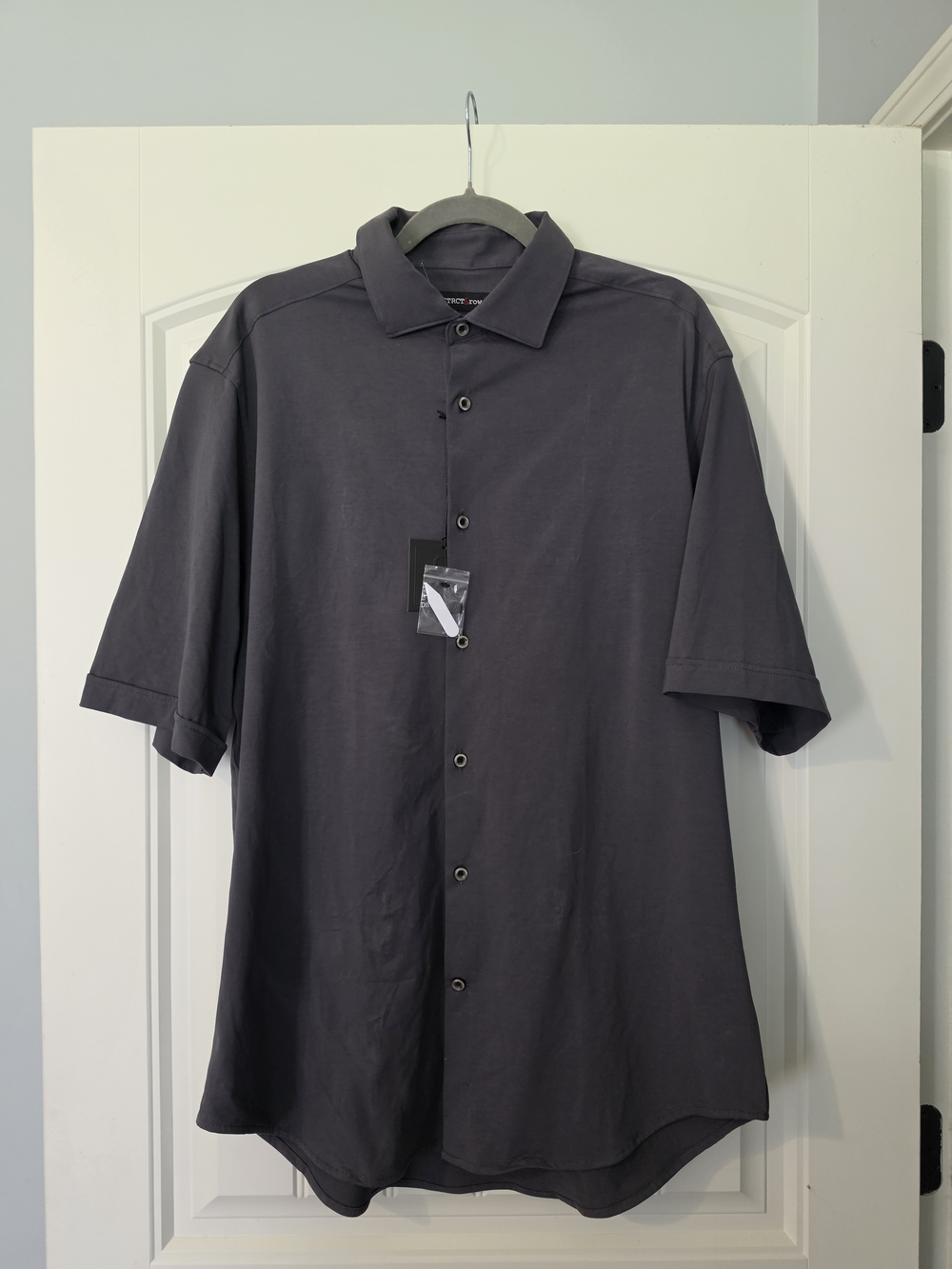 Men's Short Sleeve Button-Down Shirt in Charcoal